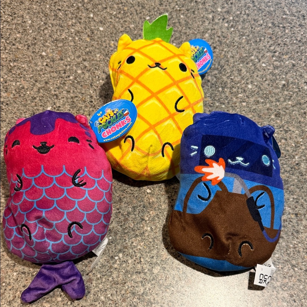 New Cats vs pickles chonks toys